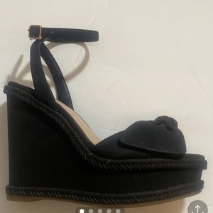 Like New Aldo Bowtie Black Wedges